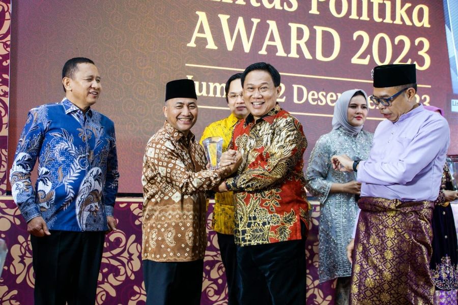 Apriyadi Dinobatkan Kepala Daerah Inovatif Tahun 2023