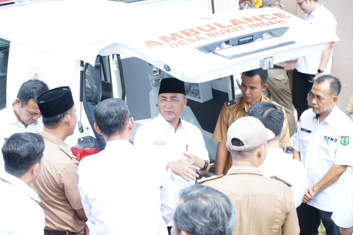 Apriyadi Sisir Pelosok, Beri Bantuan Mobil Ambulans untuk Warga Muba