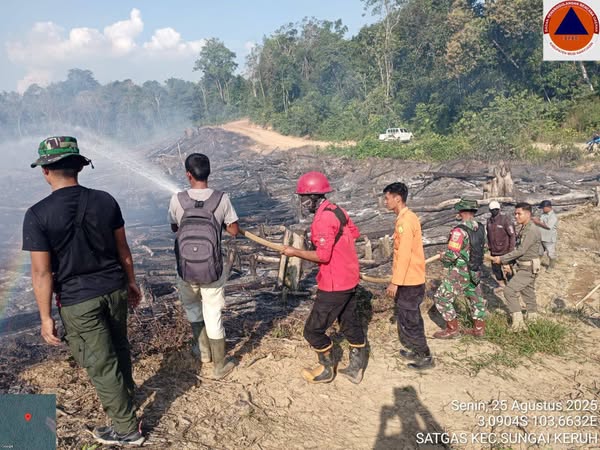 BPBD Muba dan Tim Gabungan Sukses Jinakkan Api di Sungai Keruh
