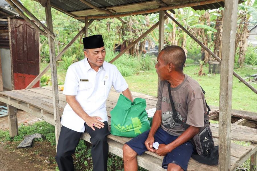 *Didatangi Pj Bupati Apriyadi, Mang Yanto Pegiat Seni Ngadu Sakit yang Diderita*