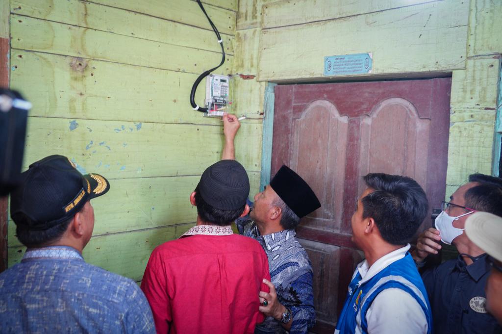 Dusun Tebing Indah Kecamatan Bayung Lencir Kini Jadi Indah dan terang benderang 