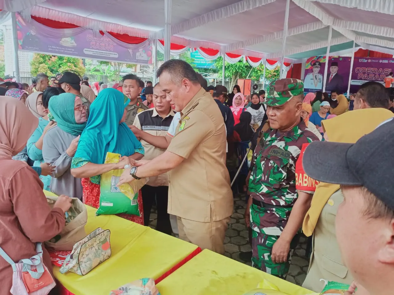 Gencarkan Upaya Pengendalian Inflasi Daerah, Pemkab Muba Gelar Operasi Pasar 