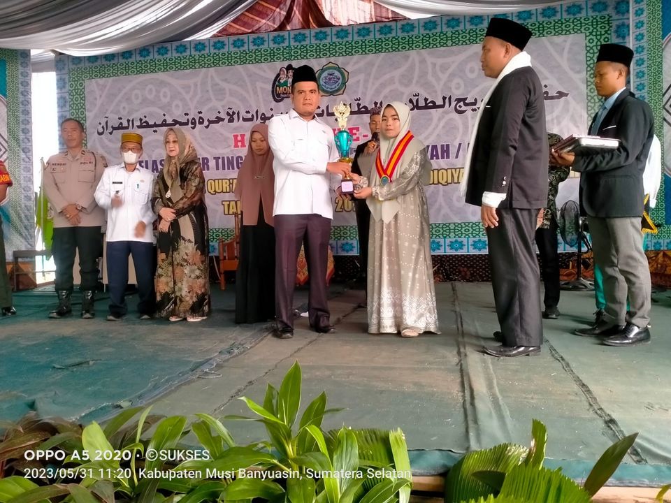 Hadiri Haflah Ponpes Ash-Shiddiqiyah ke 34, Camat Lawet Harap Santri Tingkatkan Jenjang Pendidikan