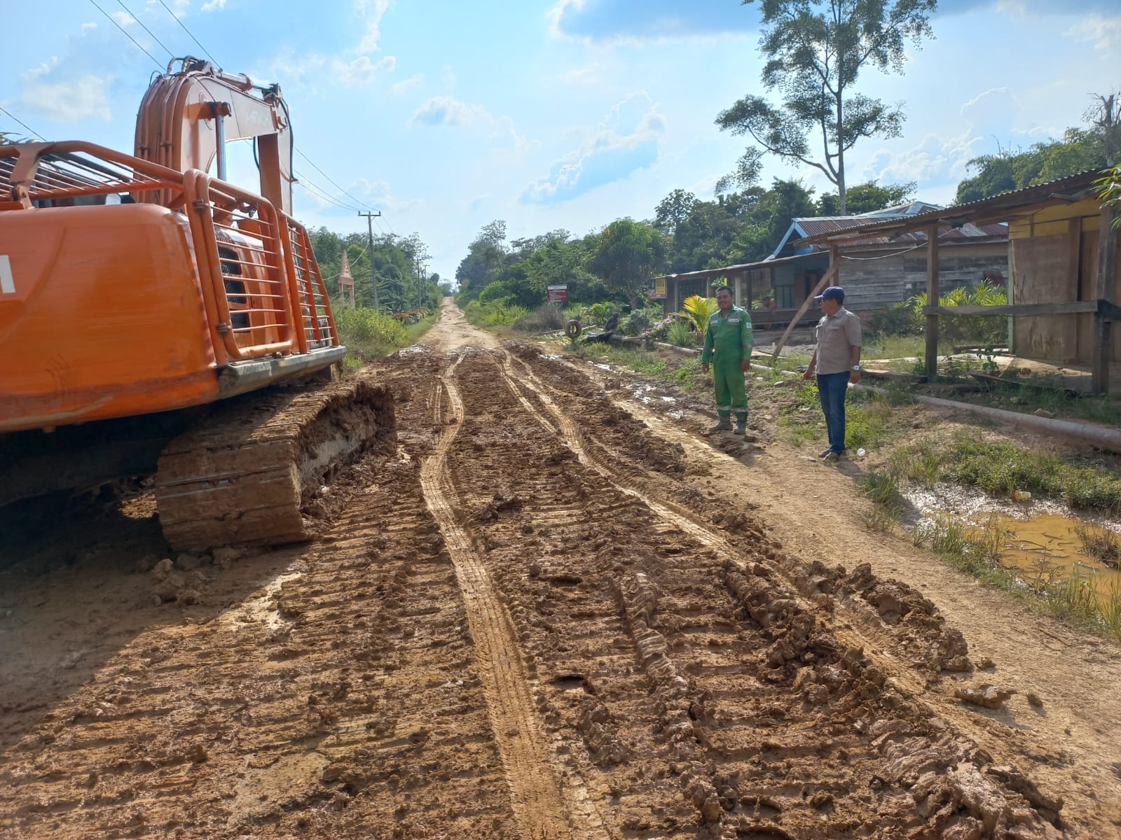 Jalankan Instruksi Pj Bupati Apriyadi, Perusahaan di Jirak Jaya Gerak Cepat Perbaiki Jalan Rusak