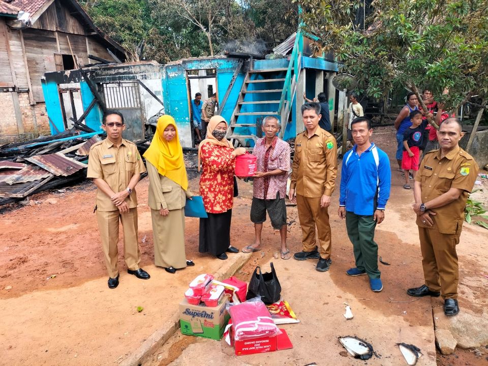 Kebakaran Hebat Terjadi di Ulak Paceh, Mobil dan Motor Ikut Terbakar