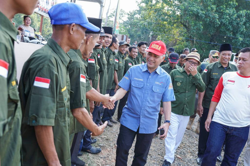 Momen Serunya Pj Bupati H Apriyadi Mahmud Bersama Masyarakat Sungai Keruh 