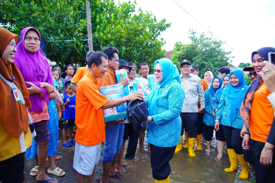 Peduli Korban Banjir TP PKK Muba Salurkan Ratus Paket Sembako