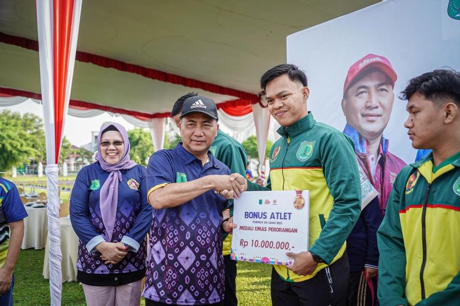 Peringati HDI dan BBKT Pemkab Muba Senam Bersama Masyarakat Taburkan Banyak Doorprize 