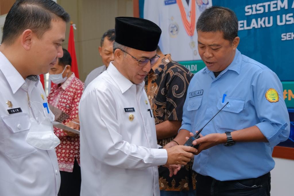 Pj Bupati Apriyadi  bersama Direktur Perbenihan Perkebunan  Dr Ir Saleh Mokhtar MP Launching Aplikas