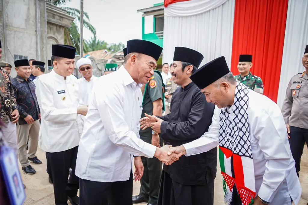 Pj Bupati Apriyadi Bareng Ribuan Kiyai dan Santri di Muba Doakan Palestina