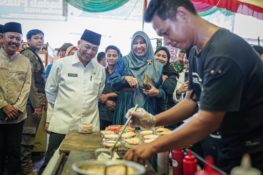 Pj Bupati Apriyadi Buka Pasar Beduk, Spot Baru Dongkrak UMKM di Muba