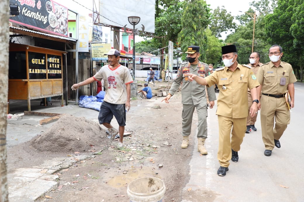 Pj Bupati Apriyadi Ingatkan Seluruh Kontraktor  yang bekerja di Muba Sesuai Spek 