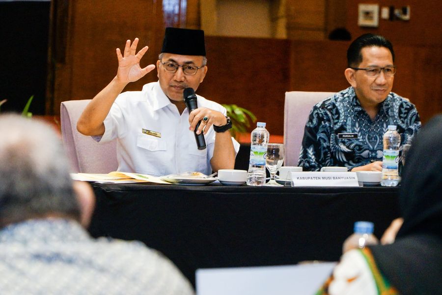 Pj Bupati Apriyadi Mahmud Pukau Tim Sembilan Penilai Paritrana Award 2023