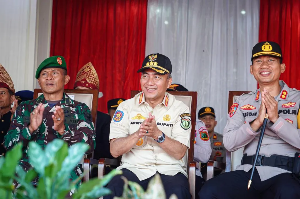 Pj Bupati Apriyadi Pimpin Apel Gelar Pasukan Ops Mantap brata 2023-2024 