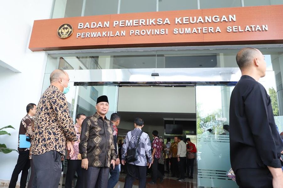 Pj Bupati Apriyadi Silaturahmi dengan Anggota V BPK RI 