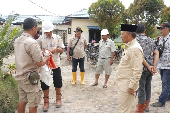 Pj Bupati Apriyadi Tegur Keras Perusahaan Sawit Yang Pasang Bendera Merah Putih Lusuh