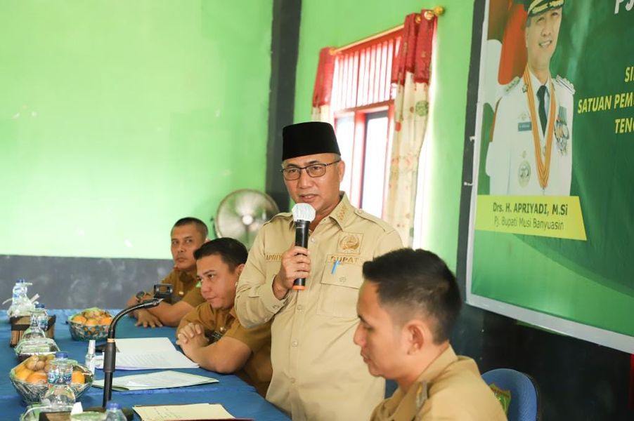 Pj Bupati H. Apriyadi, Tanggapi Langsung Usulan Warga di Empat Desa Eks Transmigrasi Kec. Babat Supa