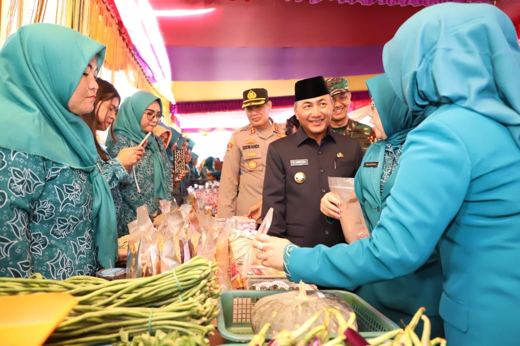 Pj Bupati Muba Lantik Tiga Kades Terpilih di Kecamatan Batang Hari Leko