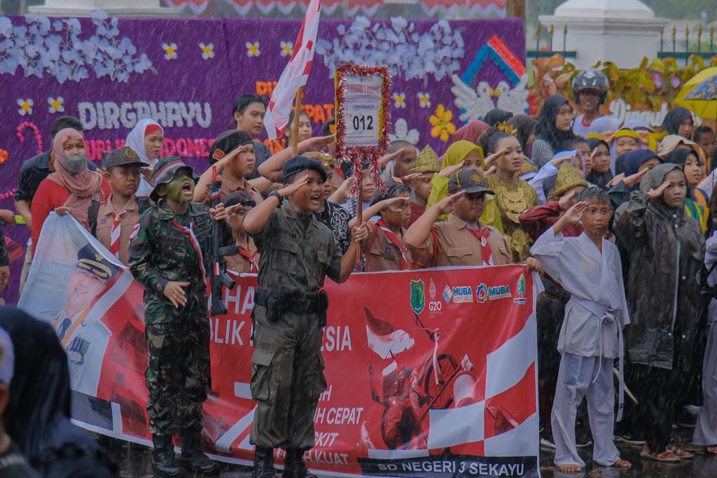 Ribuan Masyarakat Antusias Saksikan Karnaval di Muba