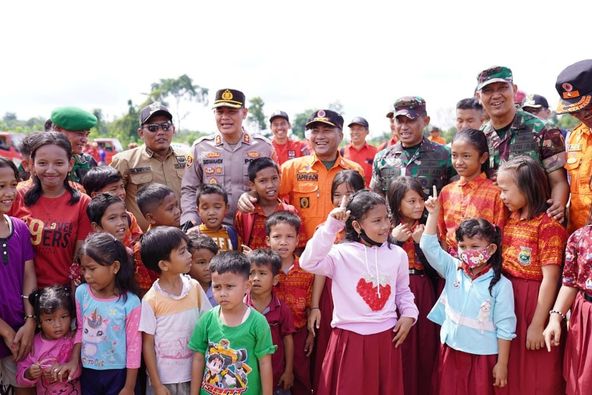 Sisir Area Rawan Karhutbunlah, Tanam Pohon Hingga Edukasi Warga