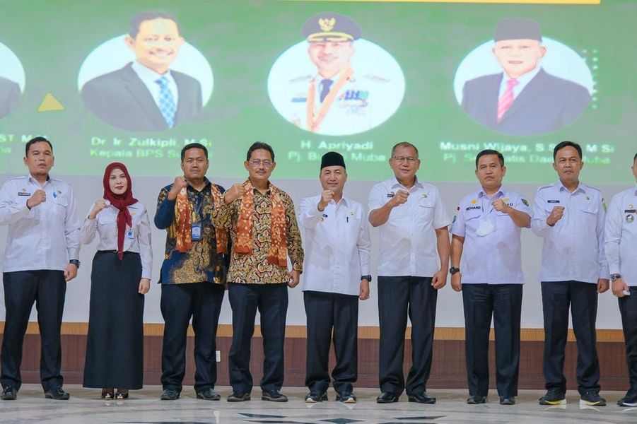 Sukseskan Desa Cantik, Pj Bupati Apriyadi Tambah Honor Operator Desa