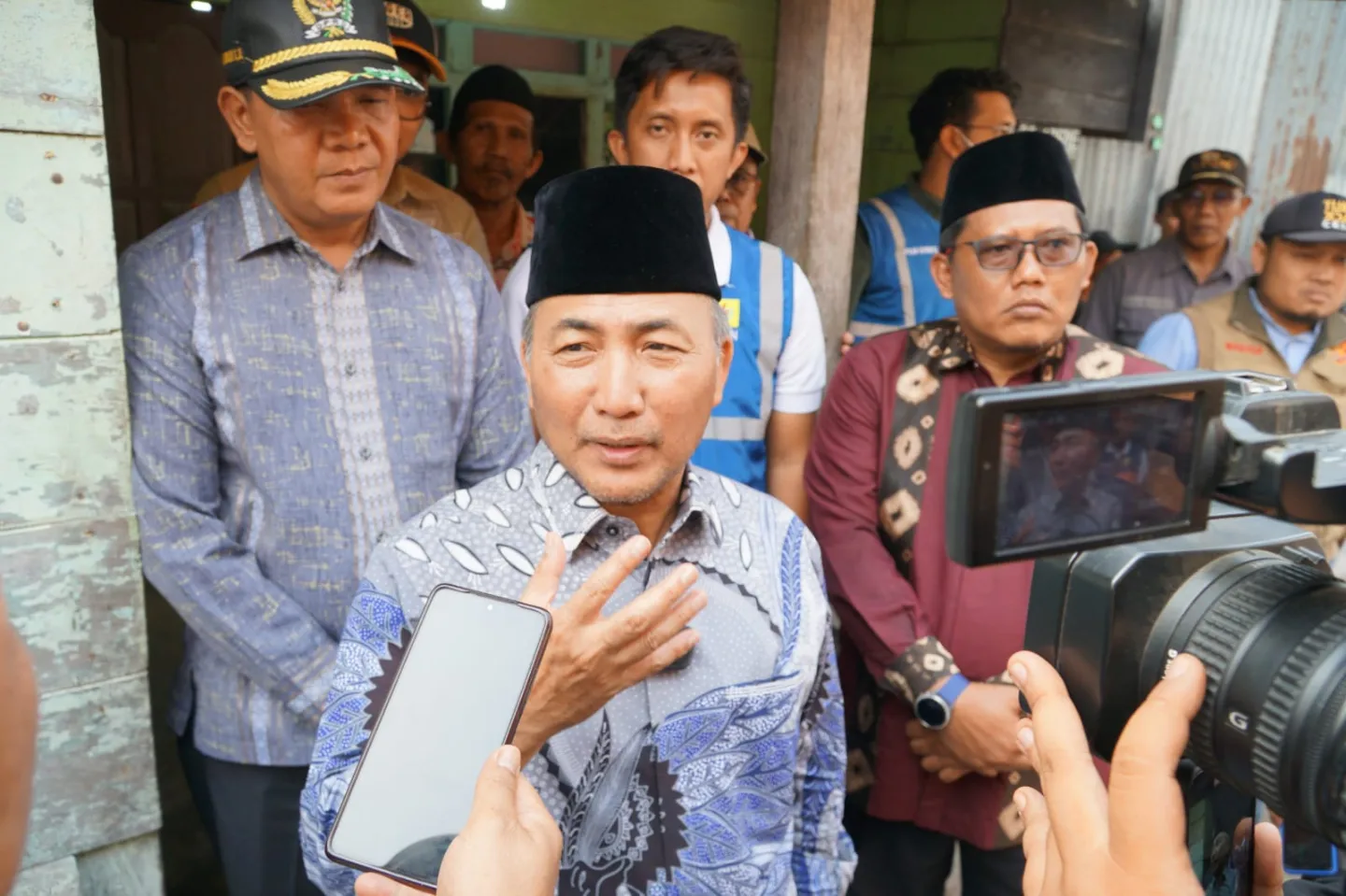 Suroso Sujud Syukur Dihadapan Pj Bupati Apriyadi