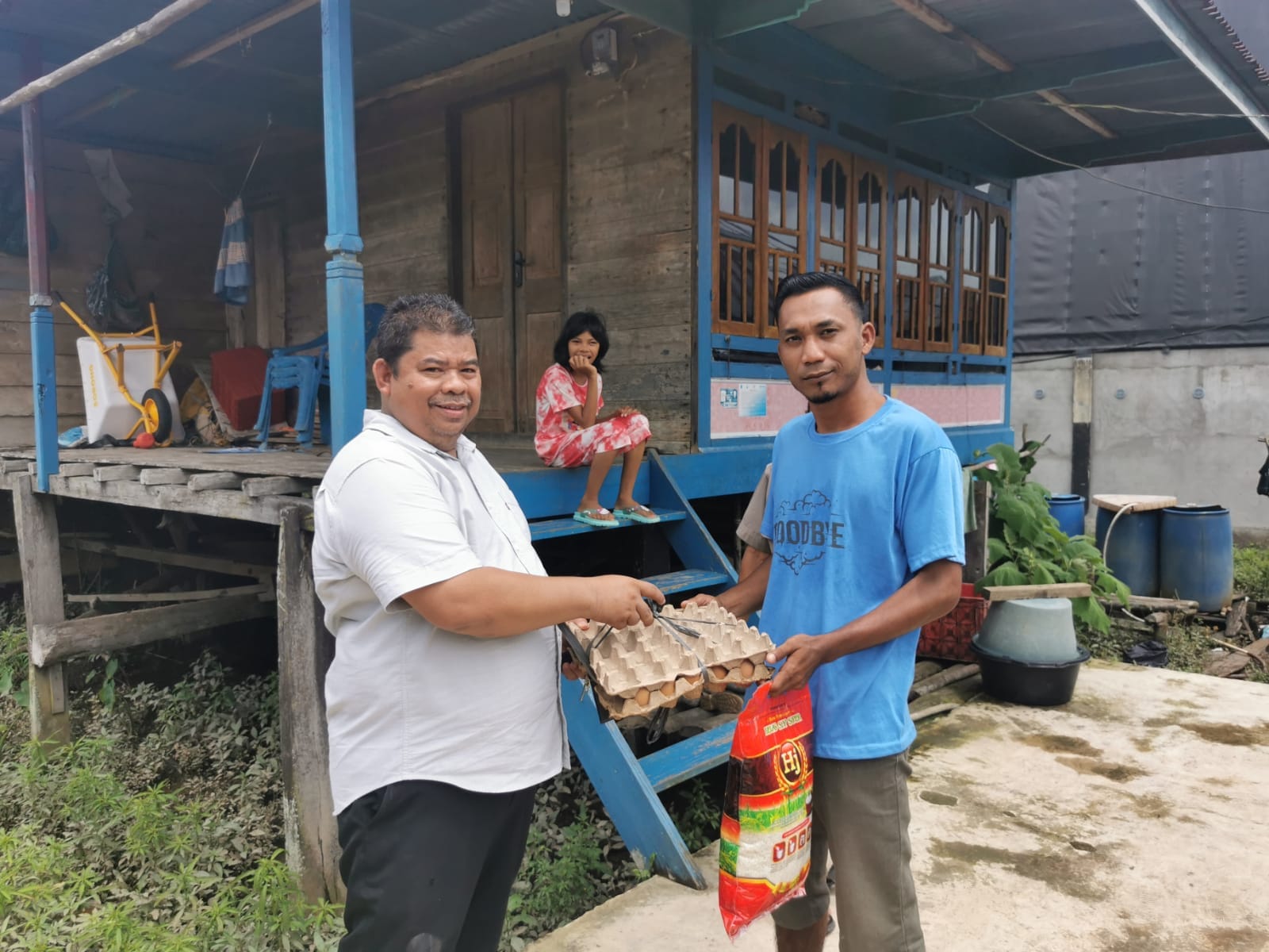 Warga Terdampak Banjir Tungkal Jaya Dapat Bantuan Pemkab Muba dan Perusahaan 